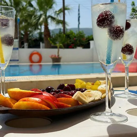 Lecini With Pool, By Zantewize