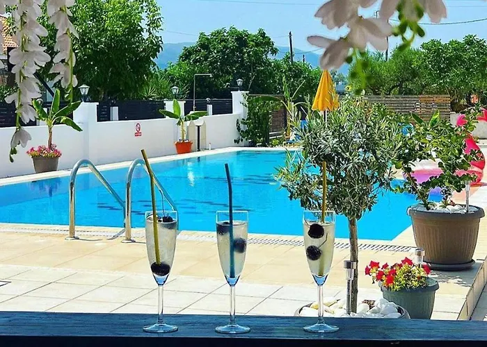 Lecini With Pool, By Zantewize 3*