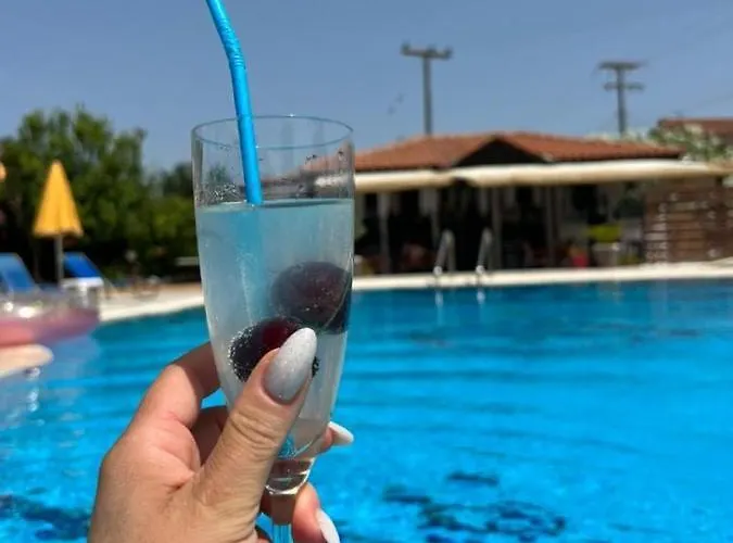 Lecini With Pool, By Zantewize Hotel apartamentowy Laganas