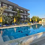 Lecini With Pool, By Zantewize Lägenhetshotell 3*