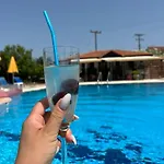 Lecini With Pool, By Zantewize Lägenhetshotell Laganas